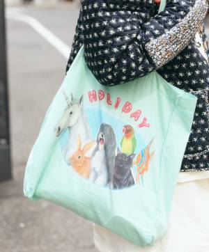 春はカラフルが着たい♡ 柄アイテムを散りばめたおしゃれな親子コーデ！ | HugMug