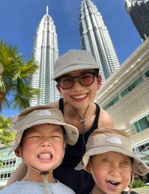 「親子留学～持って行ってよかったものと子どもの食事編～」武智志穂の沖縄でのんびり双子育児 Vol.43 | HugMug