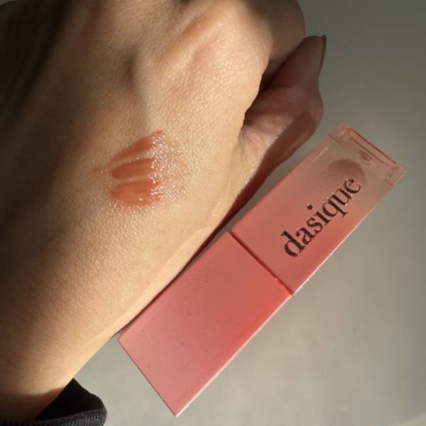 【2024年春】30代におすすめ！買ってよかった春コスメ3選 | HugMug