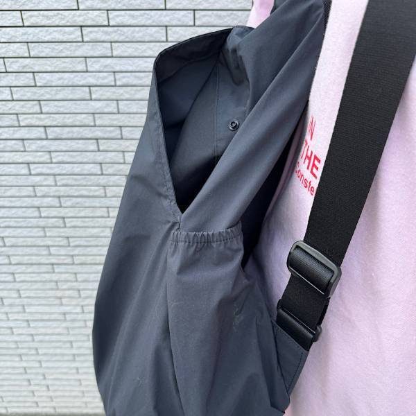 使いやすさ抜群！話題の【UNIQLO U】の優秀ドローストリングバッグ2選 | HugMug