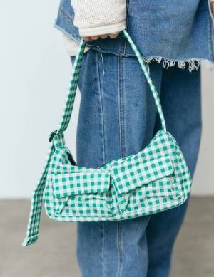 小物から夏を始めよう【アクセントになる夏色バッグ5選】 | HugMug