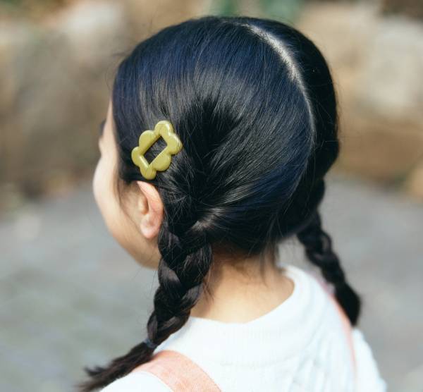 ベージュのグラデーションコーデがおしゃれすぎ！ 春ニットで気分アップ♪ | HugMug