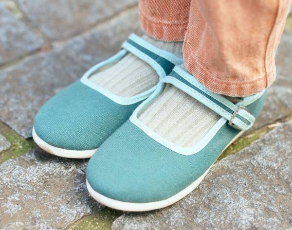 ベージュのグラデーションコーデがおしゃれすぎ！ 春ニットで気分アップ♪ | HugMug