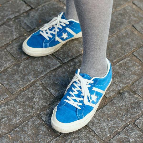 高感度ママの足元をキャッチ！【スニーカーSNAP 5選】 | HugMug