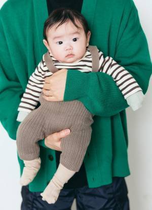 ツヤボトムスで上品見え！シックなカラーコーデは必見♡ | HugMug