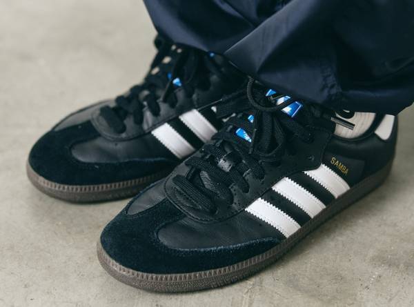 ツヤボトムスで上品見え！シックなカラーコーデは必見♡ | HugMug