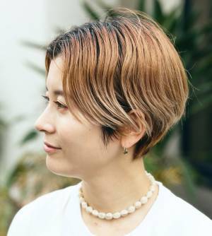 春こそ着たいホワイト×デニム♡ ママはオーバーオールを品よく着こなし！ | HugMug