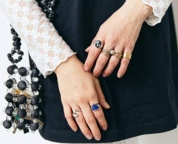 『ユニクロキッズ』のハーフパンツが万能♡ おしゃれ親子のモノトーンコーデ！ | HugMug