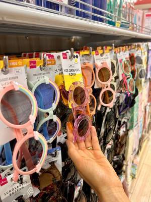 レジャーシーズン到来！！       【DAISO】の種類豊富なキッズサングラスでファッションを楽しむ！ | HugMug
