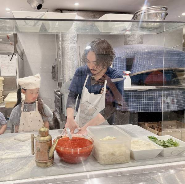 3歳からOK！イタリア・ナポリの伝統的なピザのお店でピザ作り体験！ | HugMug