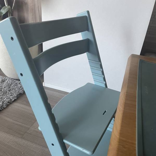 家族の思い出をインテリアに！世界に１つだけの家族似顔絵アート | HugMug