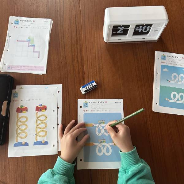 【子どもの習い事】小学校入学と同時に始めた公文。ママ目線でのメリット | HugMug