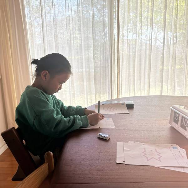 【子どもの習い事】小学校入学と同時に始めた公文。ママ目線でのメリット | HugMug