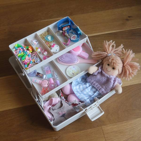 子どもの細かいおもちゃ収納に最適！【3COINS】大容量ツールボックス | HugMug