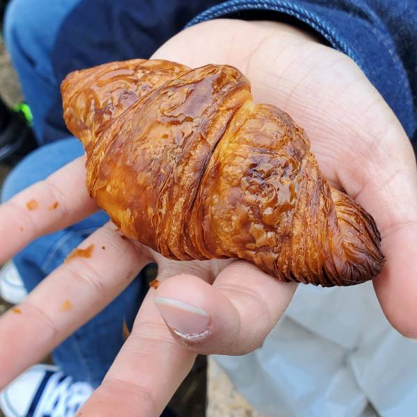 【話題のパン屋】小学生以下しか入れない！？麻布台ヒルズ『Comme’N KIDS』徹底レポ | HugMug