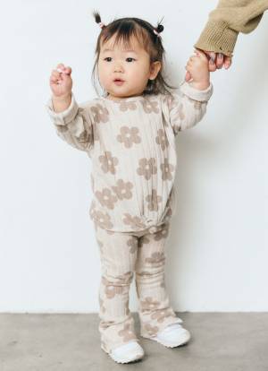 『ZARA』ワンピでつくるマタニティコーデが可愛すぎ！親子でベージュリンク♡ | HugMug