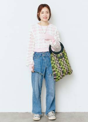 【デニムで即統一感アップ！】カラフルアイテムでハッピーな親子コーデに♡ | HugMug