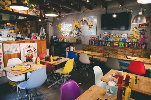 HugMugフレンズ・川さんファミリーの絶品ハンバーガーとカラーリンクコーデ | HugMug