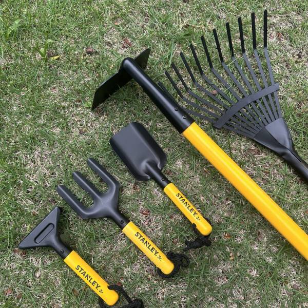 【コストコ】子ども用ガーデニング豪華7点セットが驚きの価格でコスパ最強！ | HugMug