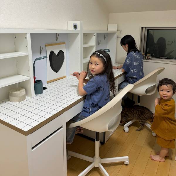 3万円以下で揃う⁈【IKEA】の学習机でワンランク上のkids roomに | HugMug