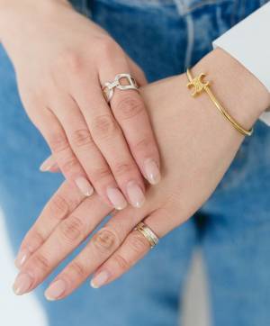 やっぱり白ブラウス×デニムが最強♡ 淡トーンで爽やか親子リンク！ | HugMug