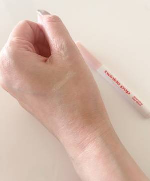 セブン-イレブンで韓国コスメが買える！？今話題のコンビニコスメ”twinkle pop by. CLIO”購入レポ！ | HugMug