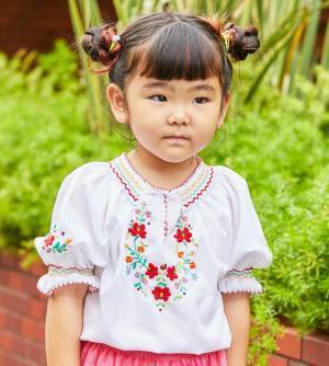 ヴィンテージでつくる姉妹コーデがめちゃかわ♡ カラフルアイテムで夏っぽく！ | HugMug