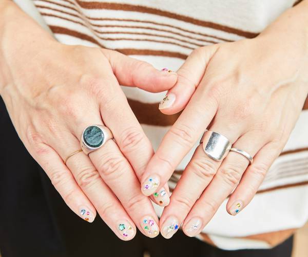 雨の日でもおしゃれに！ 長靴コーデの底上げテク必見♪ | HugMug