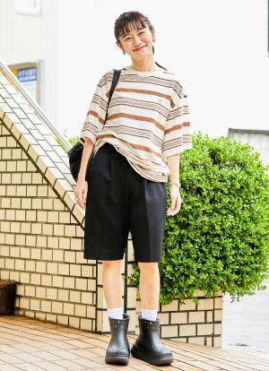 雨の日でもおしゃれに！ 長靴コーデの底上げテク必見♪ | HugMug