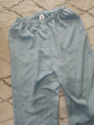 履き心地抜群 &amp; 細見え！4色買いした程使える【6 ロク】のイージーサテンパンツ | HugMug