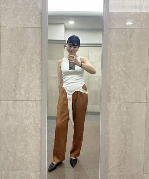 履き心地抜群 &amp; 細見え！4色買いした程使える【6 ロク】のイージーサテンパンツ | HugMug