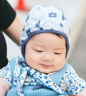 おしゃれ親子の失敗しないワントーンコーデ！ブラック×ブルーで対照的に  | HugMug