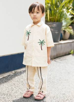 全身『ZARA』でつくる兄弟コーデがおしゃれすぎ！親子でポップな夏コーデに | HugMug