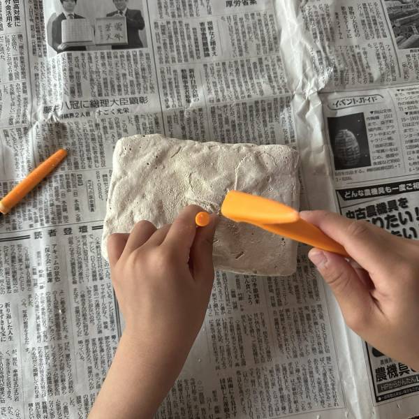 1000円ちょいで本格的な発掘ができる！DR.STEVE HUNTERS 『恐竜発掘キット』がおすすめ | HugMug