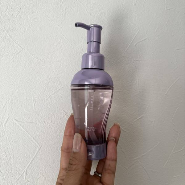 湿気によるうねり広がりもう嫌！そんな人におすすめしたいヘアオイル2選 | HugMug