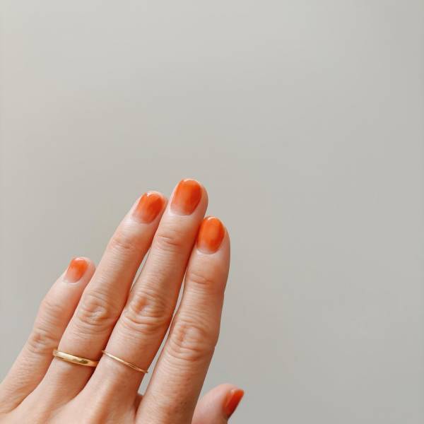 本当に110円！？【ダイソー】ジェルネイルがコスパ最高！ちゅるんネイルの作り方 | HugMug