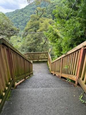 手ぶらOK！超穴場！【大滝温泉天城荘】滝や洞窟など大自然の温泉プールがおすすめ | HugMug