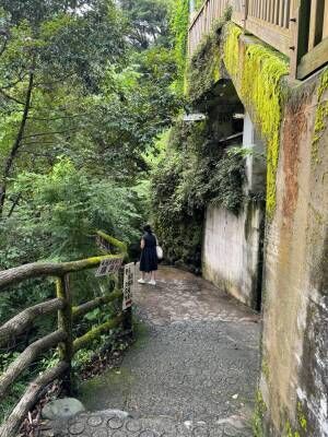 手ぶらOK！超穴場！【大滝温泉天城荘】滝や洞窟など大自然の温泉プールがおすすめ | HugMug