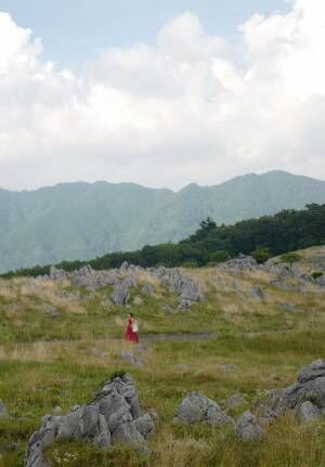 「母の夏休み」武智志穂の沖縄でのんびり双子育児 Vol.48 | HugMug