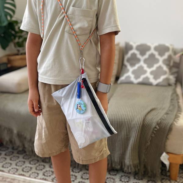 【0次の備え】日常的に持ち歩きたい！子ども用“防災ポーチ”の作り方 | HugMug