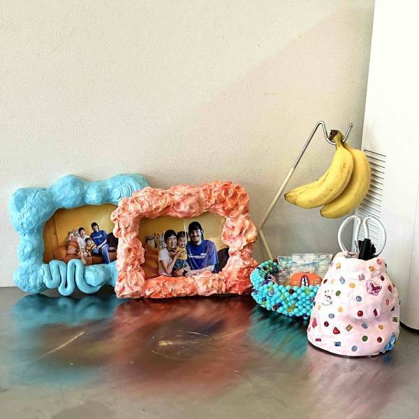 欲しいものは自分で作れる！【100均】アイテムでかみねんどフォトフレーム&amp;ペンスタンドDIY | HugMug