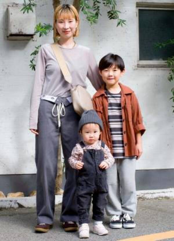 ユニクロ』上手なキッズコーデが可愛い！おしゃれ親子のグレーリンク 