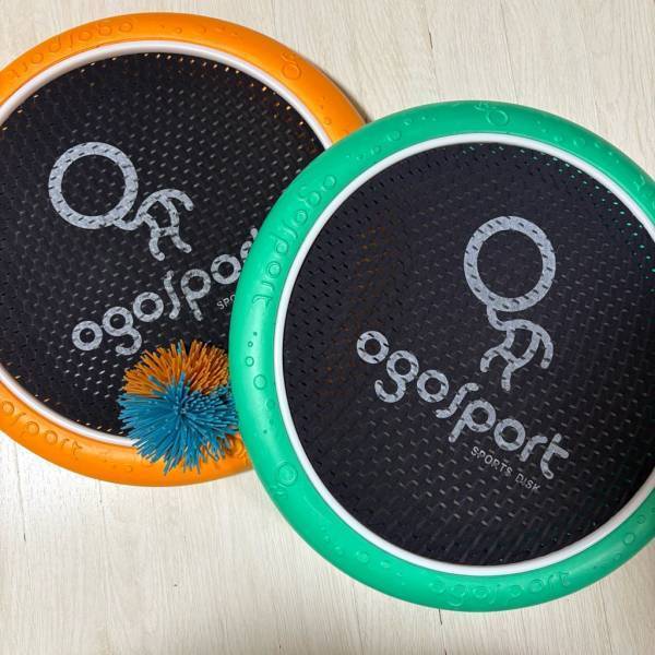 【外遊びオモチャ】フリスビーにもラケットにもなる「オゴディスク ミニ」が超オススメ！ | HugMug