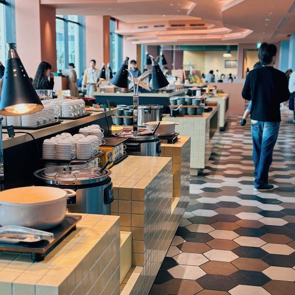 泊まりディズニーなら新オープン『星野リゾート 1955 東京ベイ』がコスパ最強でおすすめ！ | HugMug