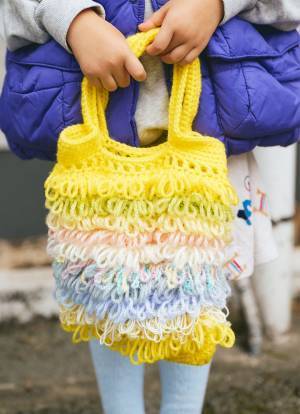 それママのハンドメイドなの！？イエロー×パープルが鮮やかな親子コーデ | HugMug