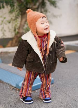 【ZARA】オレンジアウターがめちゃかわ！おしゃれファミリーの休日コーデ | HugMug