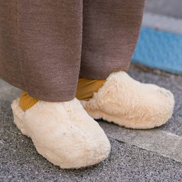 【ZARA】オレンジアウターがめちゃかわ！おしゃれファミリーの休日コーデ | HugMug