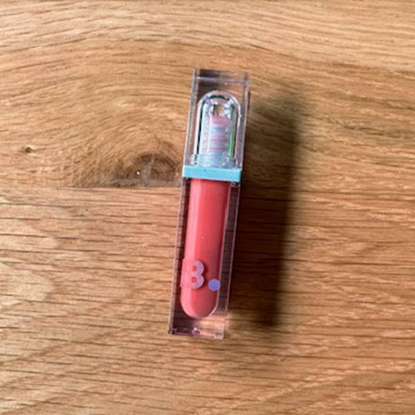 “メイクは最小限”の日。おしゃれママが手放せない「1アイテムでいい感じ」コスメ | HugMug