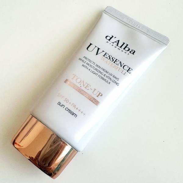 “メイクは最小限”の日。おしゃれママが手放せない「1アイテムでいい感じ」コスメ | HugMug