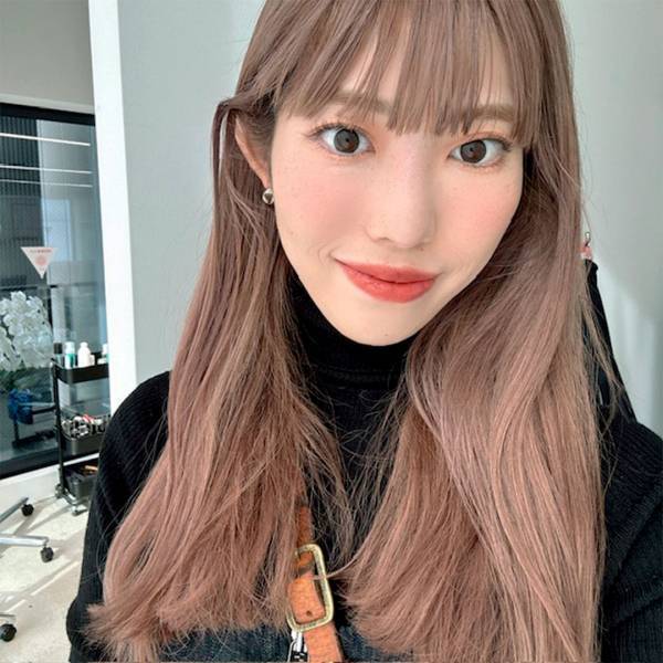 “メイクは最小限”の日。おしゃれママが手放せない「1アイテムでいい感じ」コスメ | HugMug